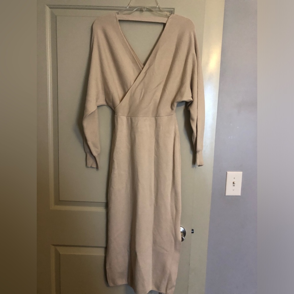 Cream Ling Dress - Picture 2 of 8
